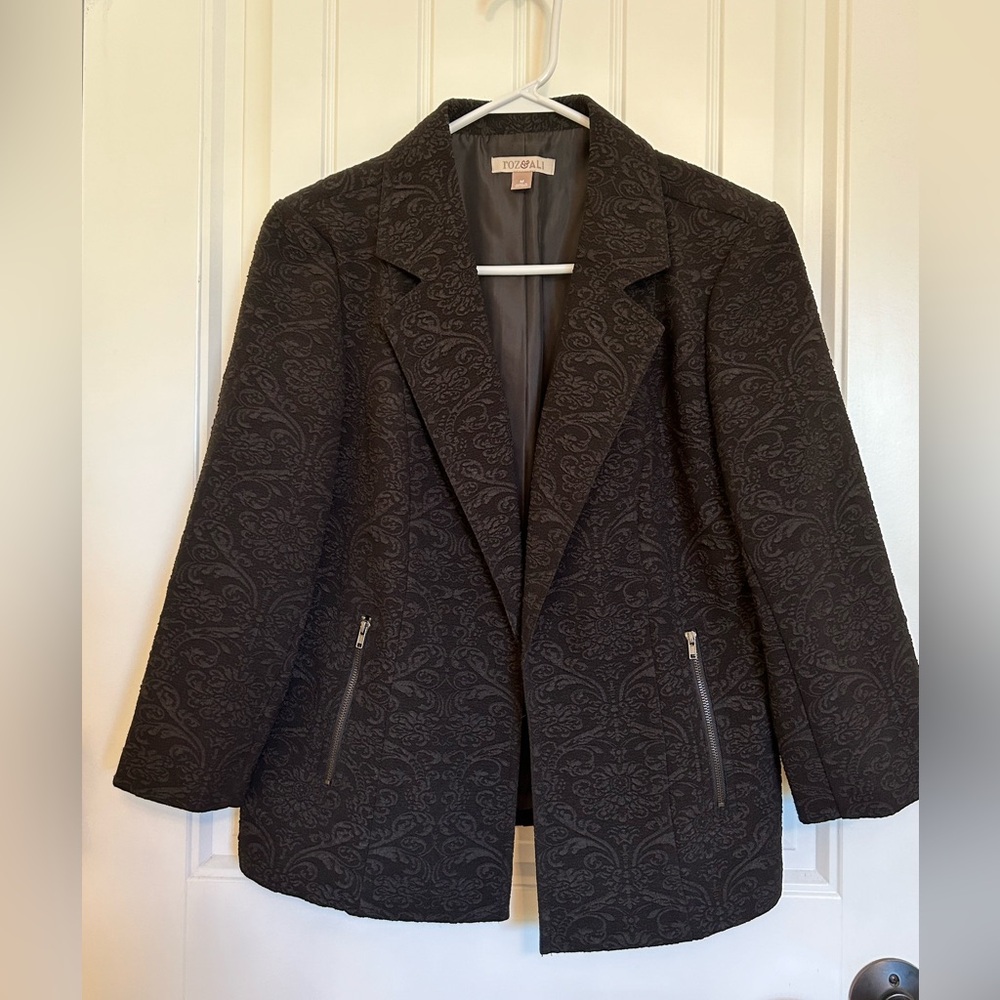 ROZ&ALI-Blazer, size M, Brocade Black, 3/4 sleeves, zip pockets , lined back
